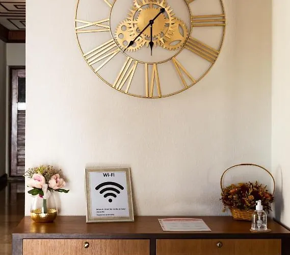 Готель Santa Cecilia